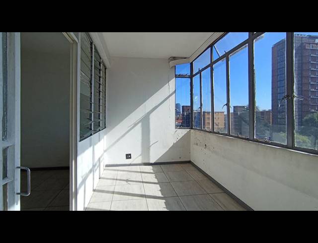 2 BEDROOM APARTMENT FOR SALE IN ARCADIA